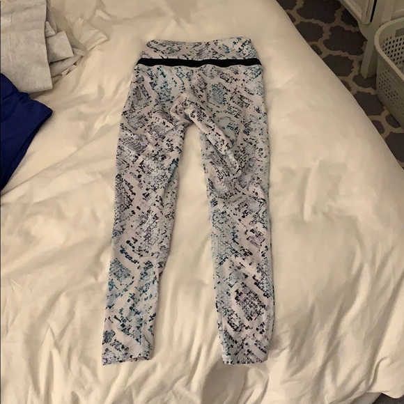 Super cute snake print leggings! - Picture 2 of 3
